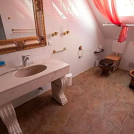 Rittergut Haus Laer Aparthotel 3*